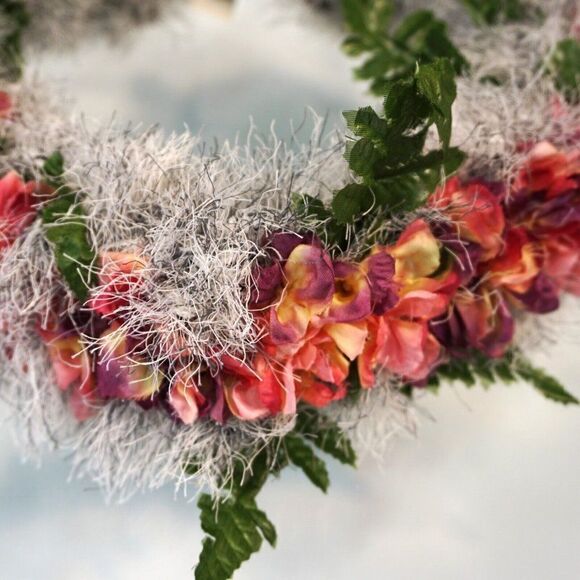 Hinahina Garden Hawaiian Koa Lei Floral Eyelash Yarn Ribbon w Faux Kukui Nut - Picture 5 of 9